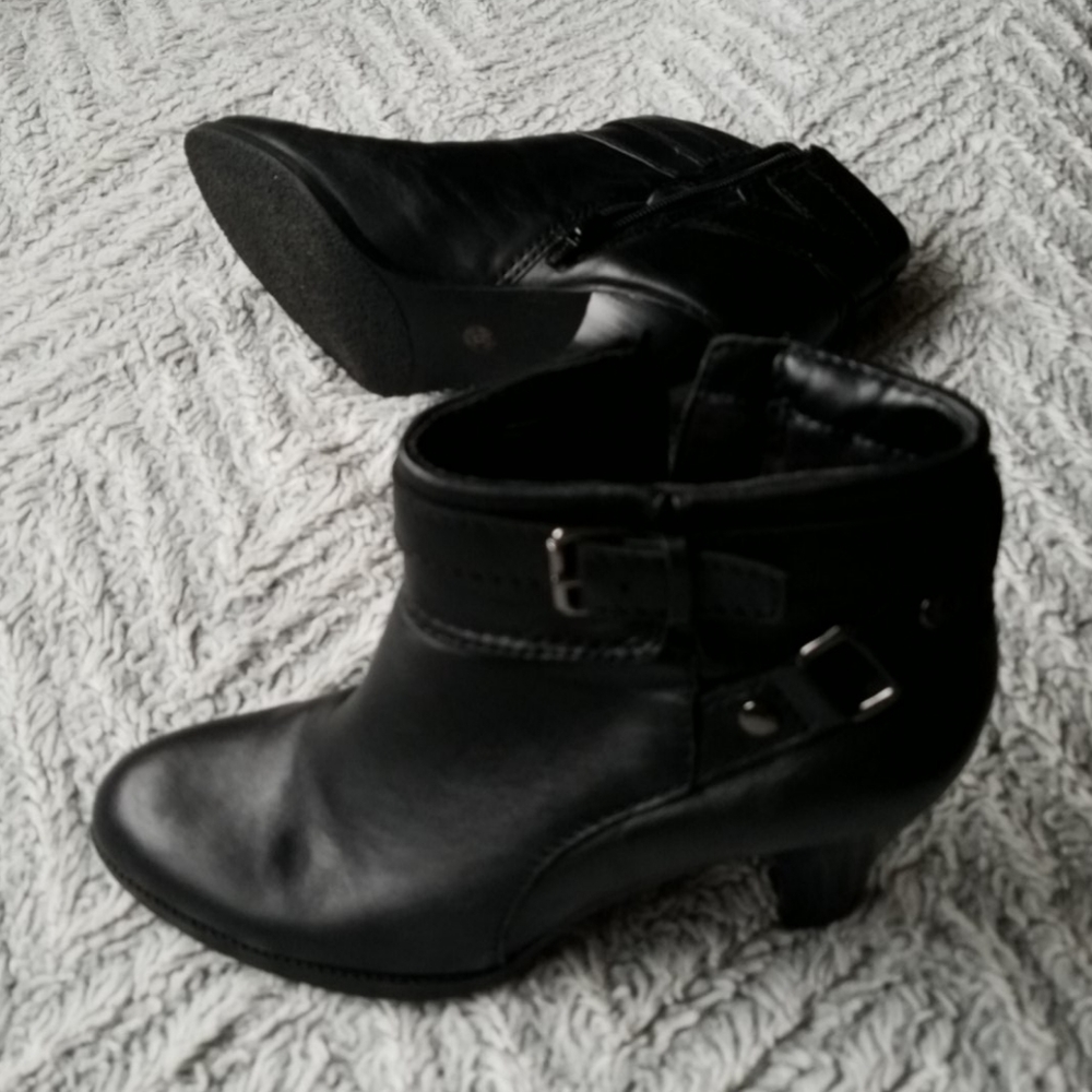 SOLD - Leather booties by a.n.a - Picture 4 of 7